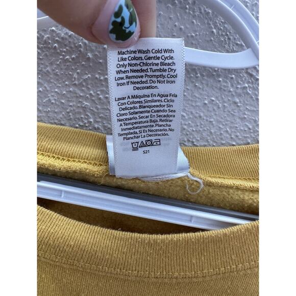 Disney Womens Sweatshirt Size 3XL Graphic Winnie the Pooh Yellow Crewneck - Picture 6 of 11